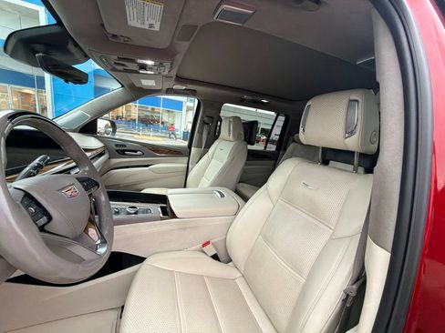 Used 2024 Cadillac Escalade ESV Premium Luxury Platinum w/ Heavy-Duty Trailer Package AWD/4WD image 10