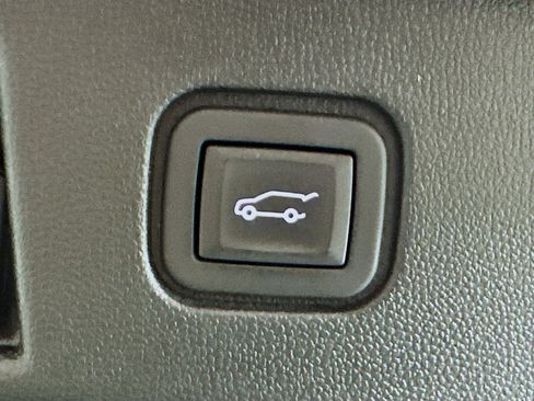 Used 2024 Chevrolet Blazer EV LT image 30