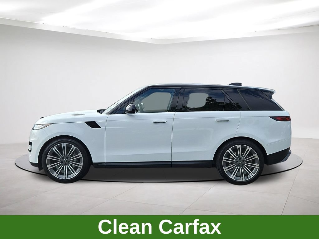 Used 2025 Land Rover Range Rover Sport SE AWD/4WD image 4