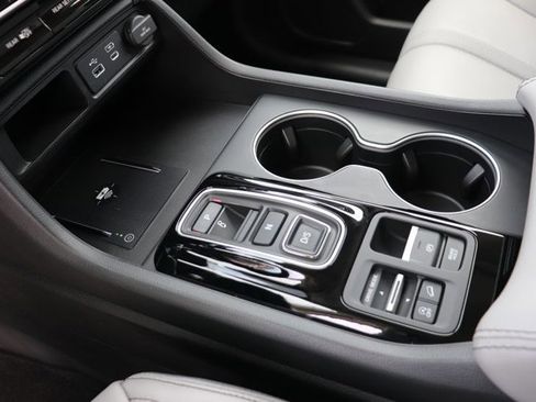 Certified 2024 Honda Pilot Touring image 22