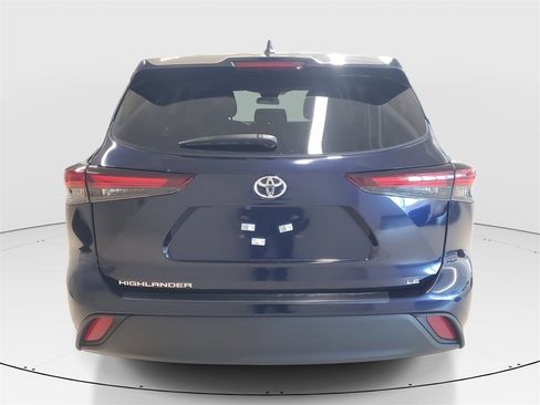 Certified 2024 Toyota Highlander LE image 7