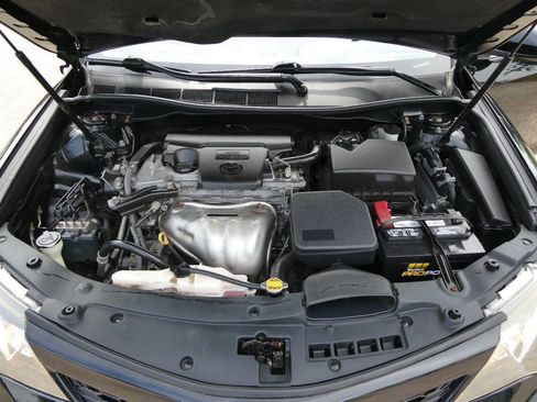 Used 2012 Toyota Camry SE FWD image 31