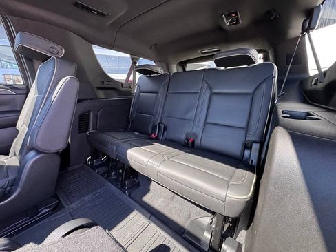 Used 2023 GMC Yukon XL SLT w/ SLT Premium Package AWD/4WD image 28