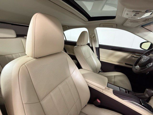 Used 2016 Lexus ES 350 w/ Luxury Package w/Wood Trim FWD image 29