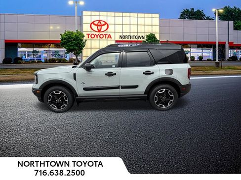 Used 2021 Ford Bronco Sport Outer Banks w/ Outer Banks Package (96D) AWD/4WD image 2