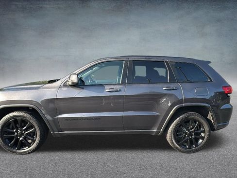 Used 2019 Jeep Grand Cherokee Altitude AWD/4WD image 7