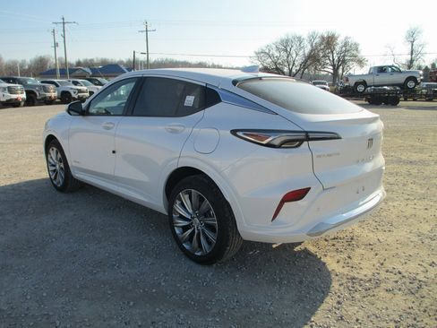 New 2026 Buick Envista Avenir image 7