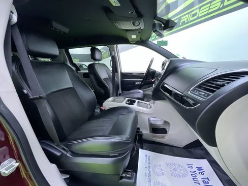 Used 2020 Dodge Grand Caravan SXT image 29