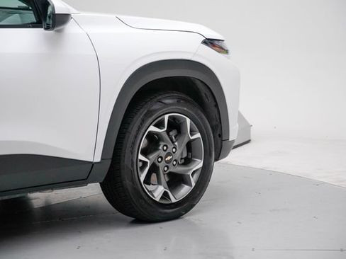 Used 2025 Chevrolet Trax LT FWD image 8