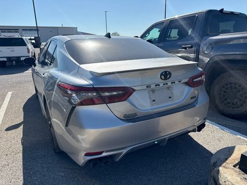 Used 2022 Toyota Camry XSE FWD image 5