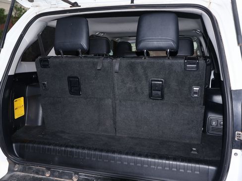 Used 2020 Toyota 4Runner SR5 Premium w/ Moonroof Package AWD/4WD image 23