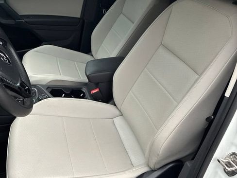 Used 2020 Volkswagen Tiguan SE w/ 3rd Row Seat Package AWD/4WD image 9