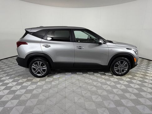 Used 2021 Kia Seltos LX AWD/4WD image 4