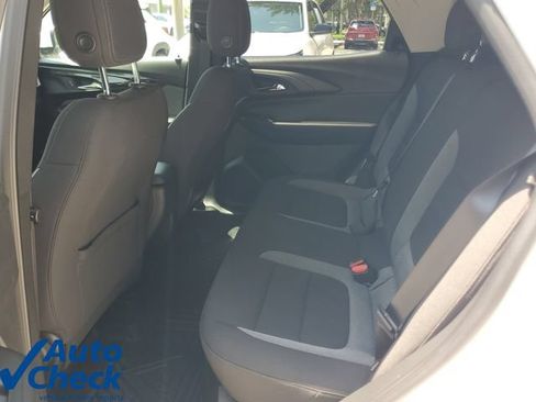 Used 2025 Chevrolet TrailBlazer LT w/ Driver Confidence Package FWD image 11