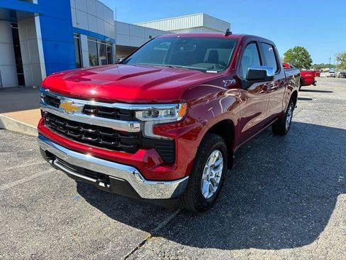 Used 2024 Chevrolet Silverado 1500 LT w/ Z71 Off-Road Package AWD/4WD image 2