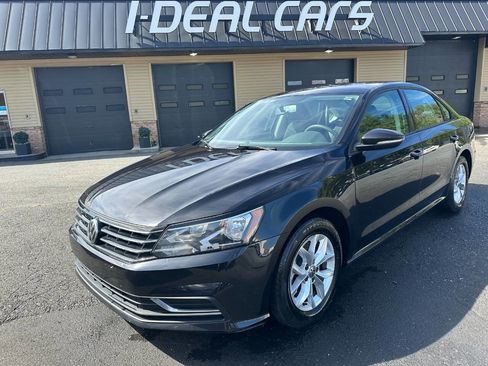Used 2018 Volkswagen Passat 2.0T S image 1
