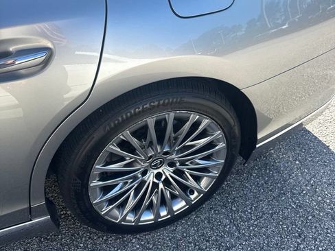 Used 2024 Lexus LS 500 RWD image 8