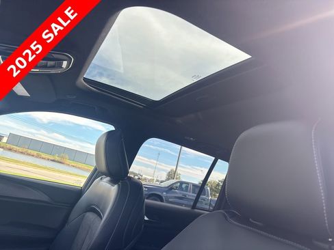 New 2025 Jeep Grand Cherokee Altitude image 20