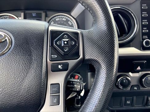Used 2022 Toyota Tacoma SR5 AWD/4WD image 24