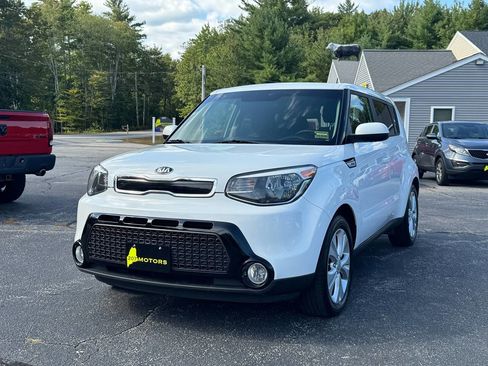 Used 2016 Kia Soul + image 3
