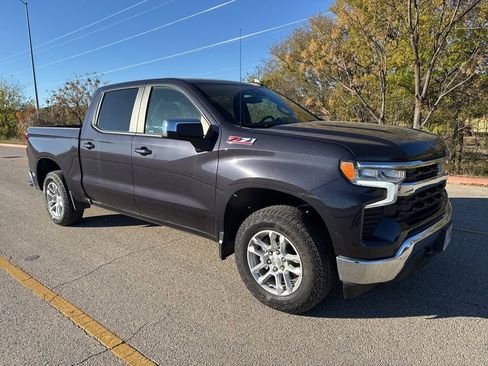 Used 2023 Chevrolet Silverado 1500 LT image 3