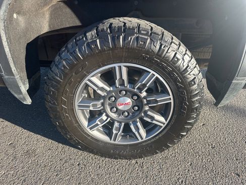 Used 2024 GMC Sierra 1500 AT4 w/ Technology Package image 38