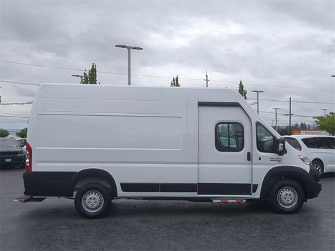 Used 2024 RAM ProMaster 3500 w/ Delivery Van Package image 6