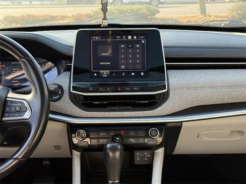 Used 2022 Jeep Compass Latitude w/ Sun and Sound Group image 13