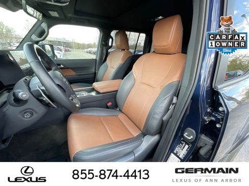 Used 2024 Lexus GX 550 w/ Cold Area Package image 12