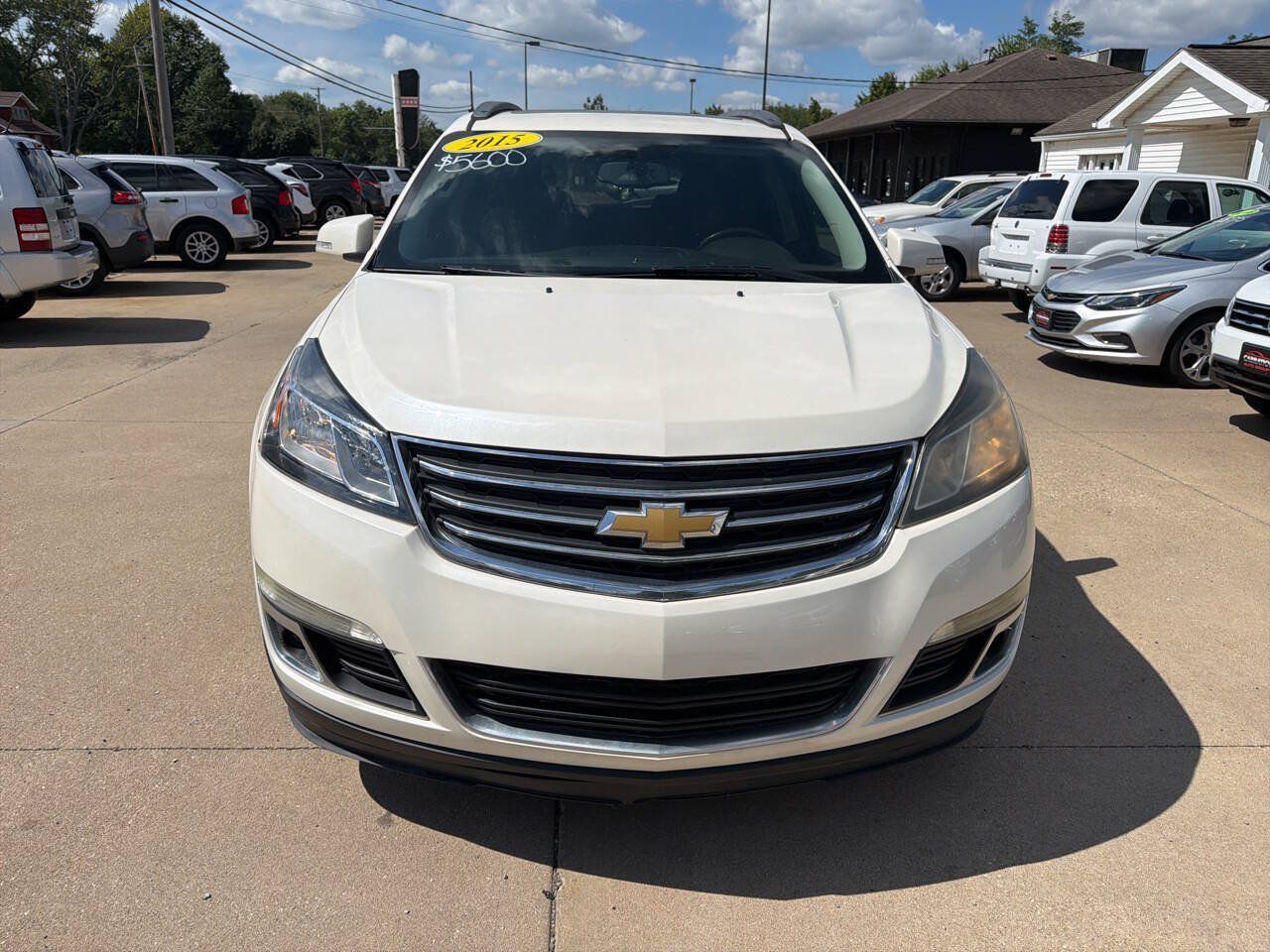 Used 2015 Chevrolet Traverse LT w/ Style and Technology Package FWD image 3