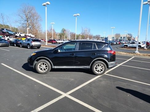 Used 2015 Toyota RAV4 LE image 4