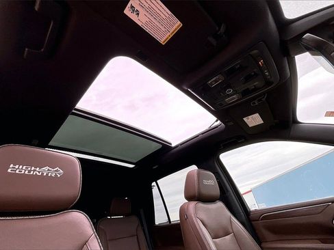 Used 2021 Chevrolet Tahoe High Country w/ Premium Package image 21