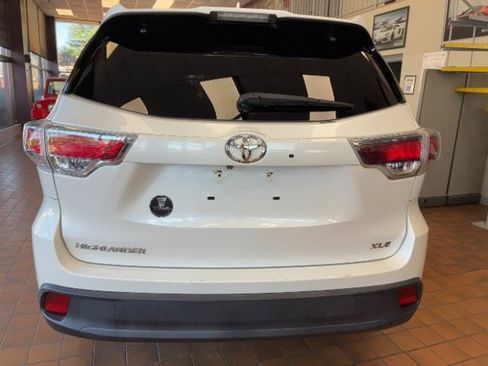 Used 2016 Toyota Highlander XLE image 10