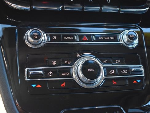 Used 2021 Lincoln Corsair AWD image 28