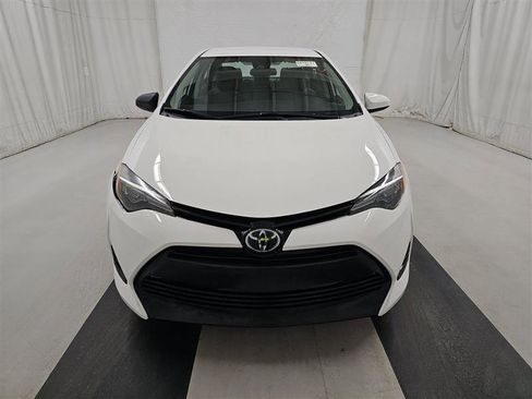 Used 2017 Toyota Corolla LE FWD image 2