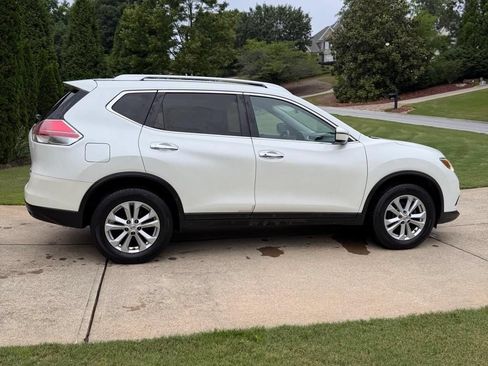 Used 2016 Nissan Rogue SV AWD/4WD image 5