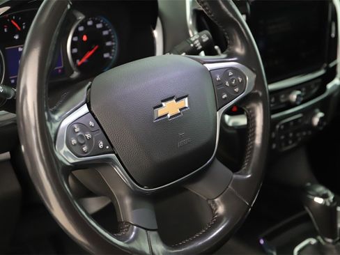 Used 2020 Chevrolet Traverse LT image 16