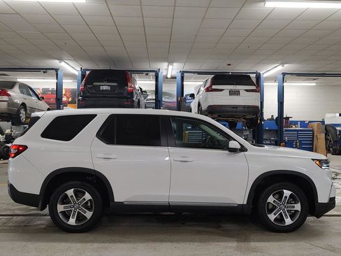 Used 2025 Honda Pilot EX-L image 35