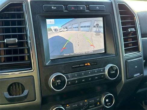 Used 2021 Ford Expedition Max XLT image 19