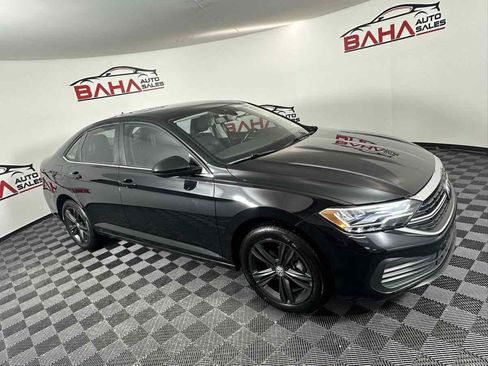 Used 2022 Volkswagen Jetta SE w/ Panoramic Sunroof Package image 11