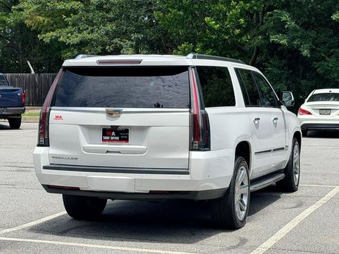 Used 2018 Cadillac Escalade ESV Luxury AWD/4WD image 5