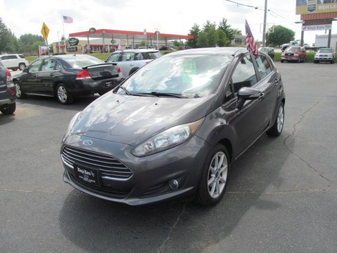 Used 2015 Ford Fiesta SE w/ Equipment Group 201A FWD image 1