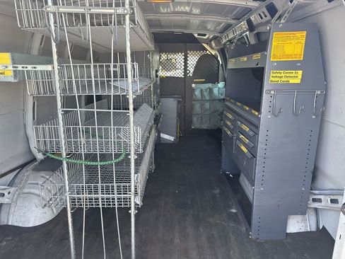 Used 2011 Chevrolet Express 2500 RWD image 16