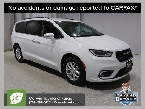 Used 2021 Chrysler Pacifica Touring-L w/ Uconnect Theater Family Group FWD image 1