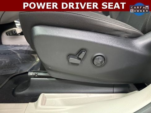 Used 2021 Chrysler Pacifica Touring w/ Cold Weather Group image 6