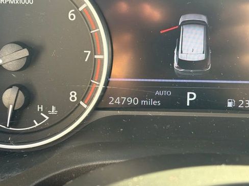 Used 2023 Nissan Rogue S image 4