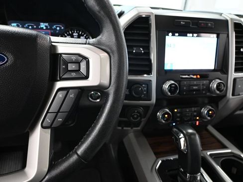 Used 2019 Ford F150 Lariat w/ Equipment Group 502A Luxury AWD/4WD image 31