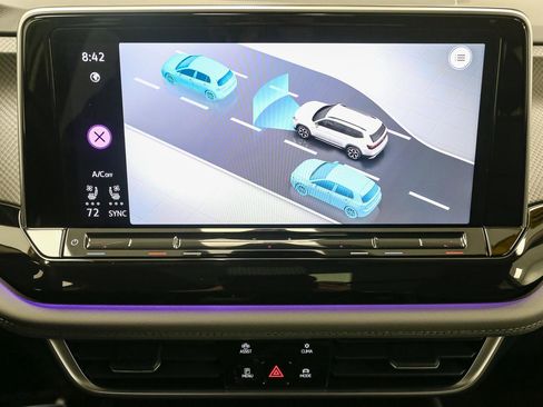 Certified 2025 Volkswagen Atlas Peak Edition SE image 31