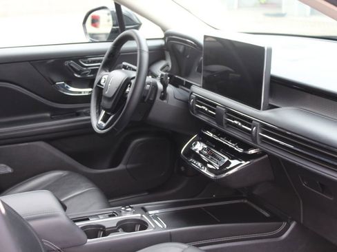 Used 2023 Lincoln Corsair AWD w/ Equipment Group 101A image 13