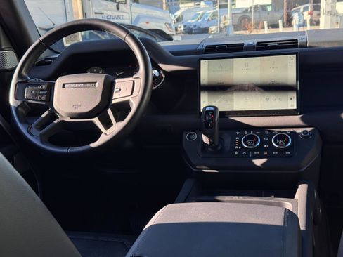 Used 2024 Land Rover Defender 130 X-Dynamic SE image 26